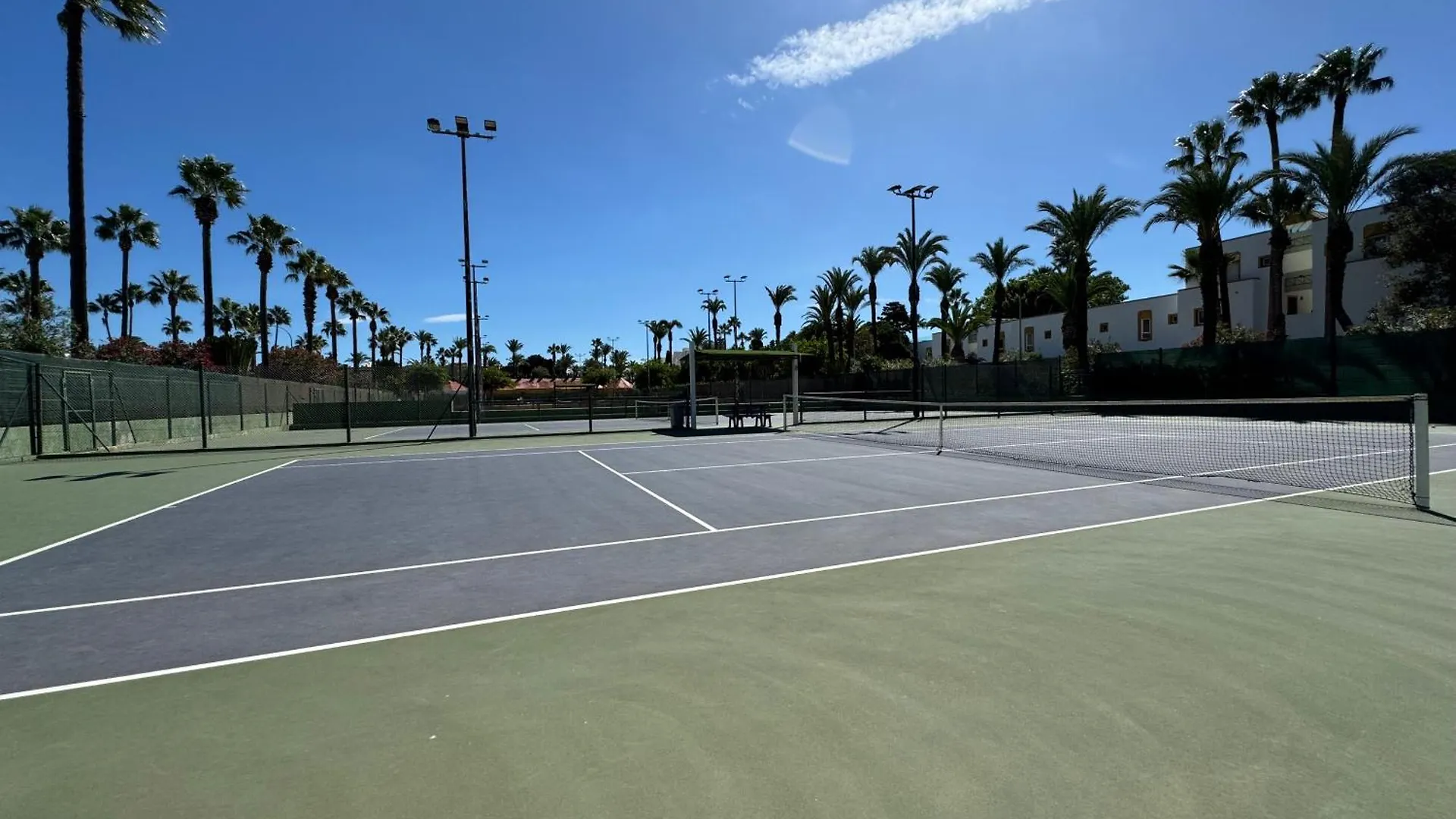 Seaside Sotogrande Retreat With Pool Διαμέρισμα