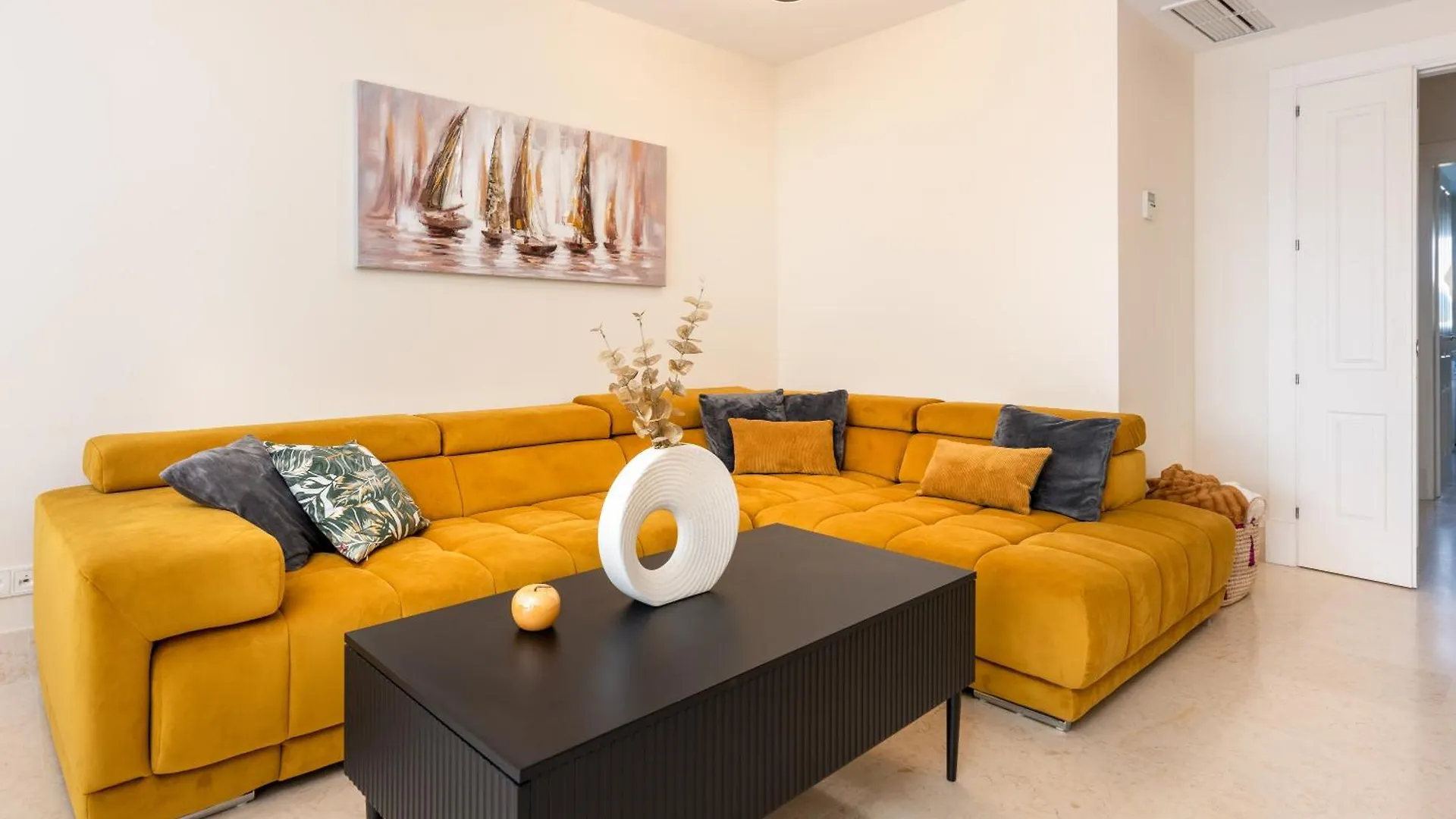 Seaside Sotogrande Retreat With Pool Διαμέρισμα Ισπανία