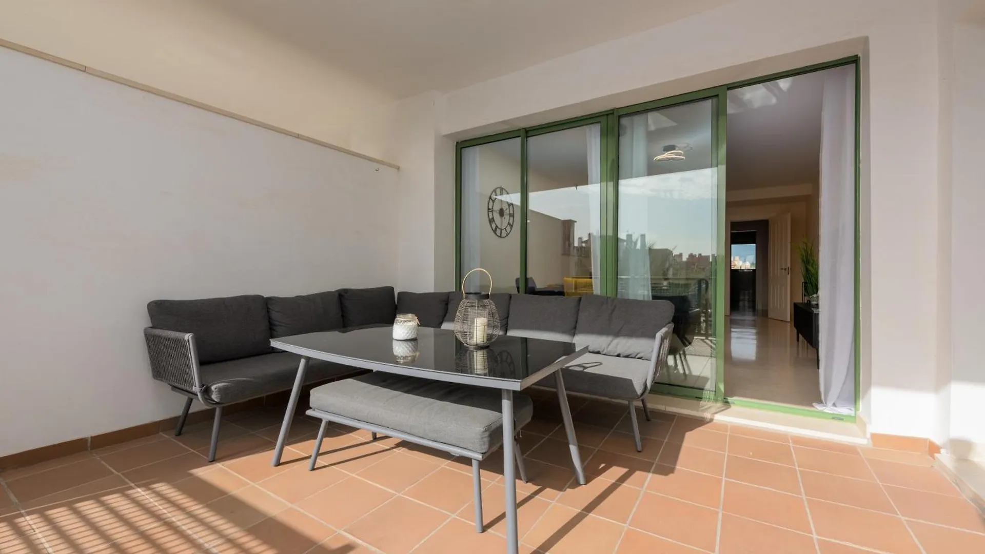 Seaside Sotogrande Retreat With Pool Διαμέρισμα